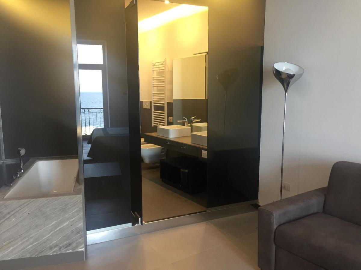 Residenza Santa Lu B&B Napoli Oda fotoğraf